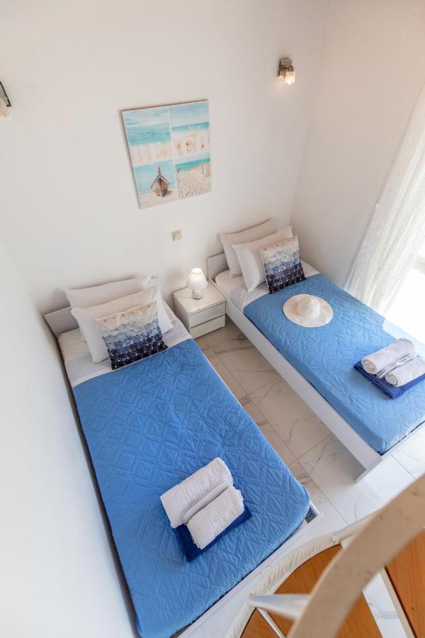 White Blue Villa Lachania  Exterior photo